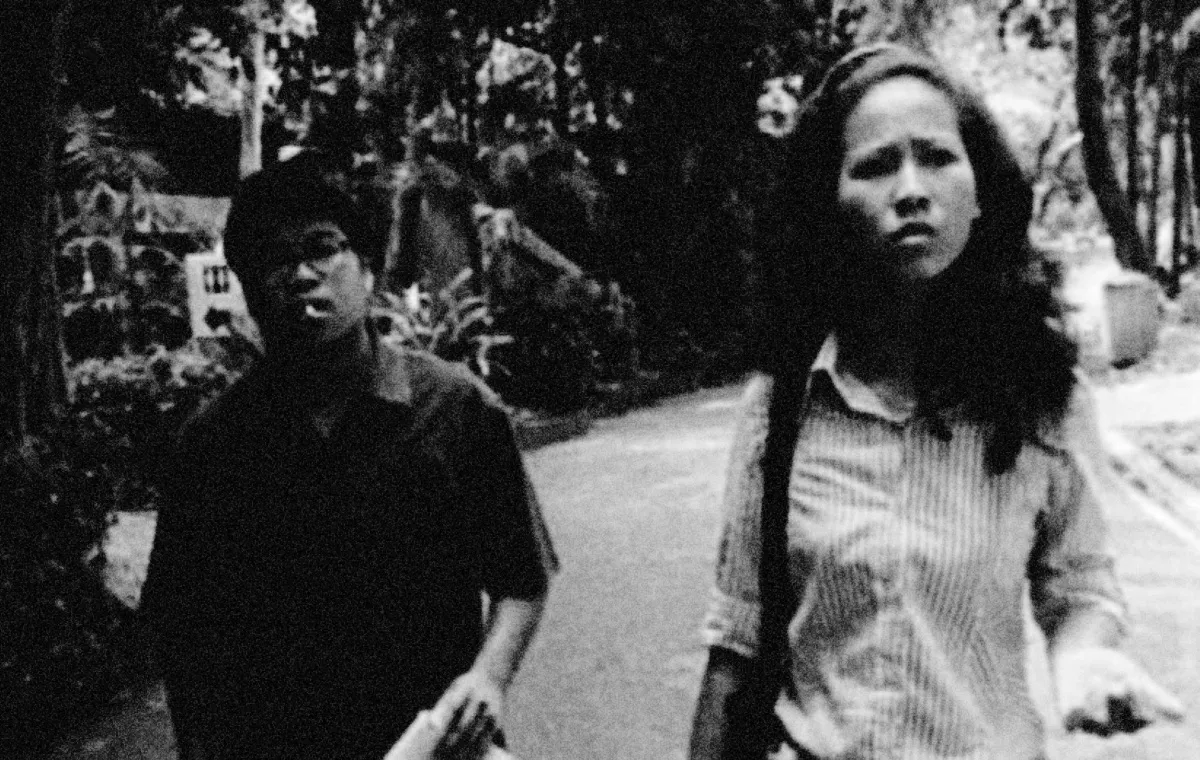 Still from Mysterious Object at Noon (17)