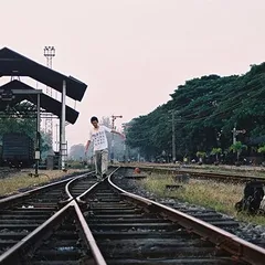 Still from Railway Sleepers (25)